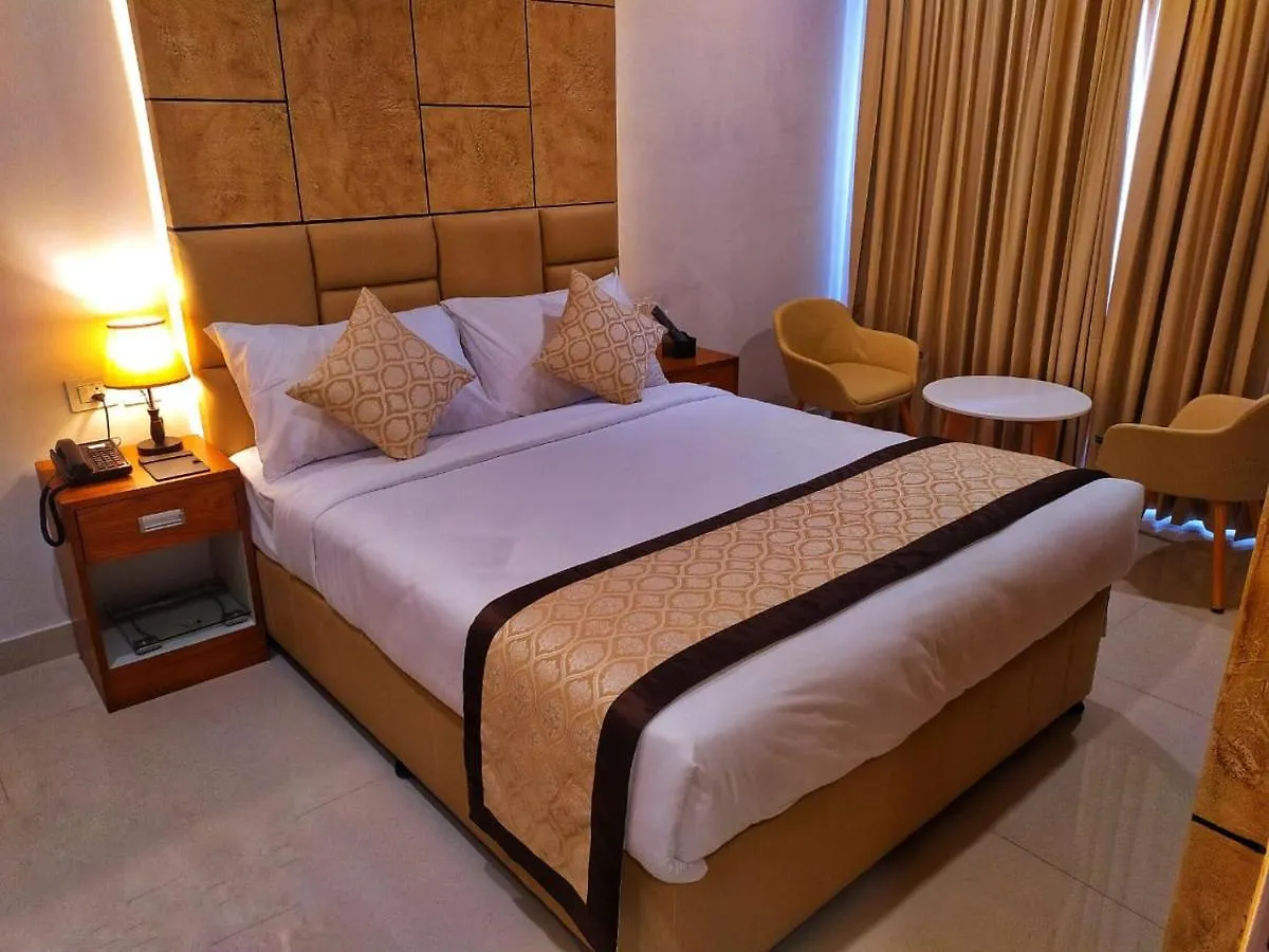 فندق Royal Residency Kannangad